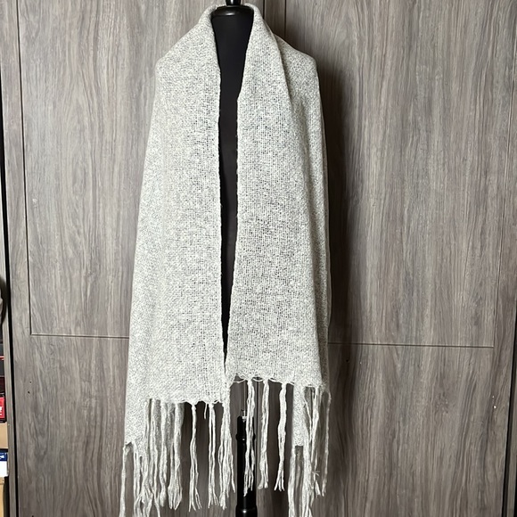 Steve Madden Scarf - Picture 3 of 9